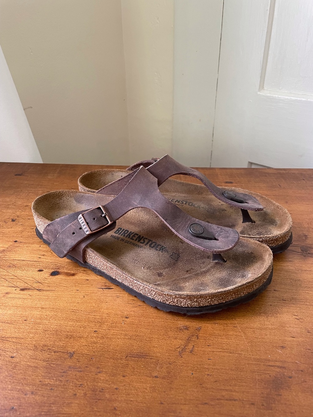 Birkenstock Gizeh Thong Sandal Oiled Leather Habana Brown Womens EU 39 US 8